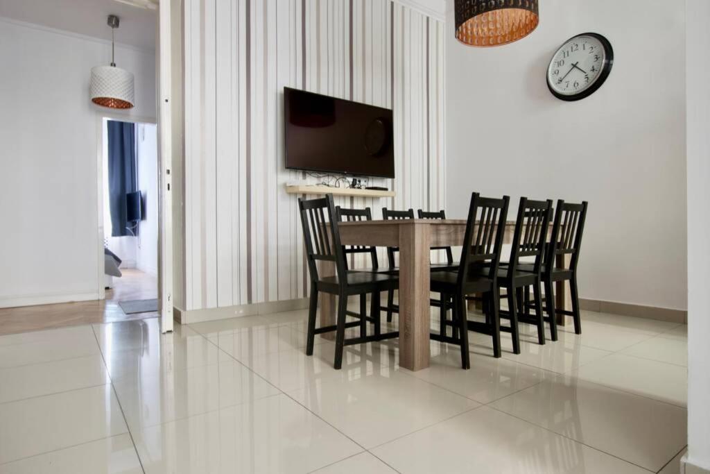 Premium Apartment By Hi5-Vaci Str. 3 Bedroom บูดาเปสต์ ภายนอก รูปภาพ