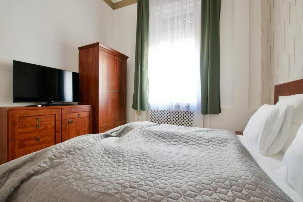 Premium Apartment By Hi5-Vaci Str. 3 Bedroom บูดาเปสต์ ภายนอก รูปภาพ